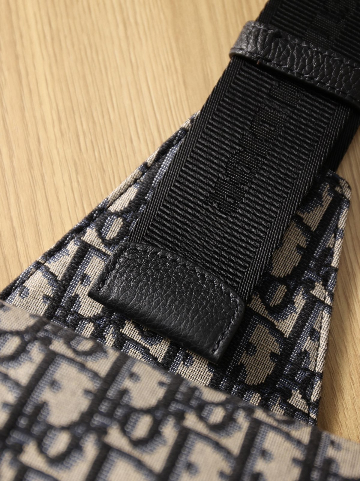 How good quality is a Shebag replica Dior saddle bag of black buckle for men? (2023 Updated)-Best Quality Fake designer Bag Review, Replica designer bag ru How good quality is a Shebag replica Dior saddle bag of black buckle for men? (2023 Updated)-Best Quality Fake designer Bag Review, Replica designer bag ru