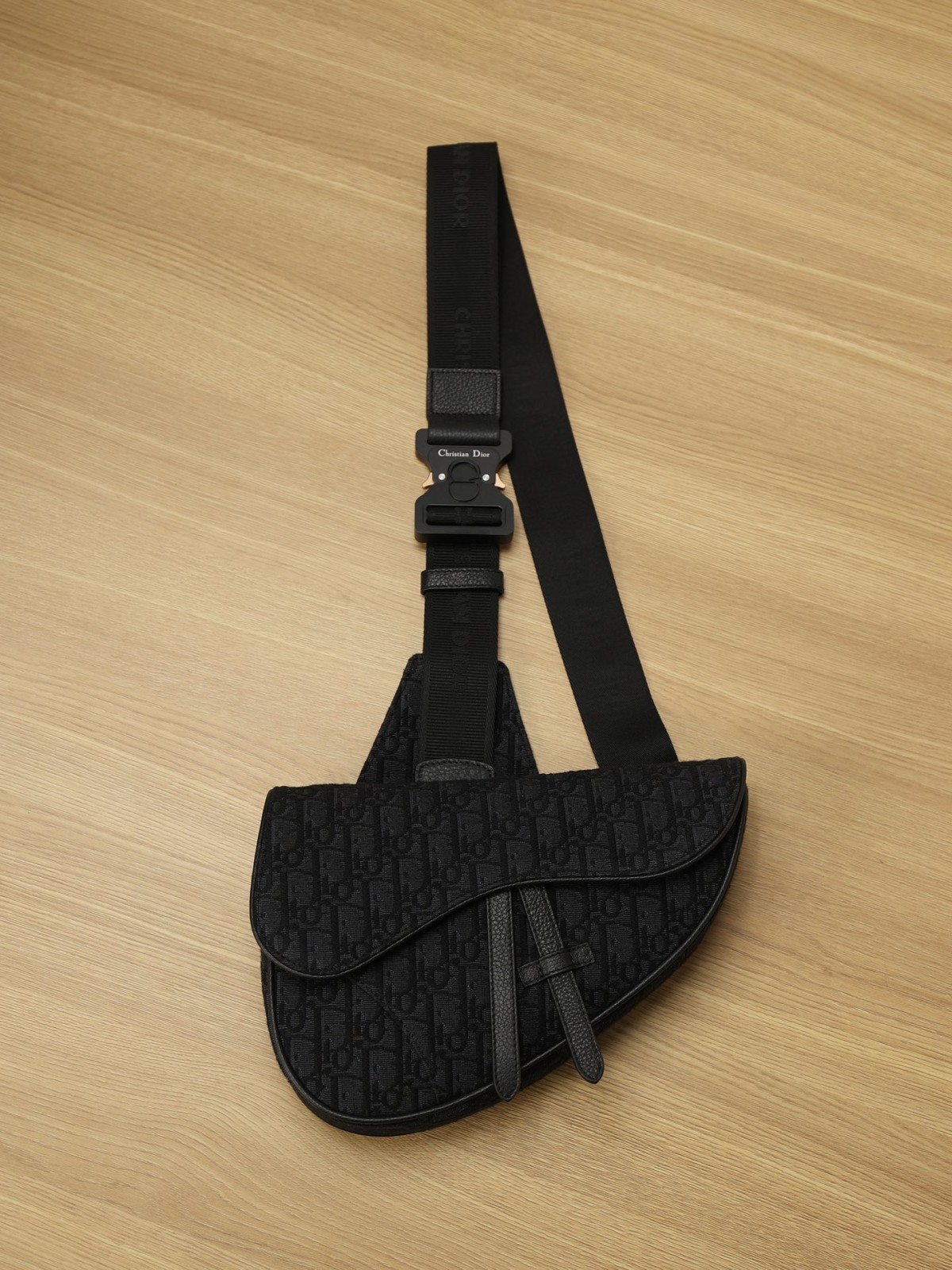How good quality is a Shebag replica Dior saddle bag of black Monogram for men? (2023 Updated)-Best Quality Fake designer Bag Review, Replica designer bag ru