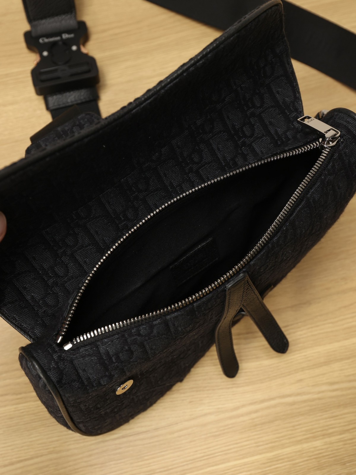 How good quality is a Shebag replica Dior saddle bag of black Monogram for men? (2023 Updated)-Best Quality Fake designer Bag Review, Replica designer bag ru
