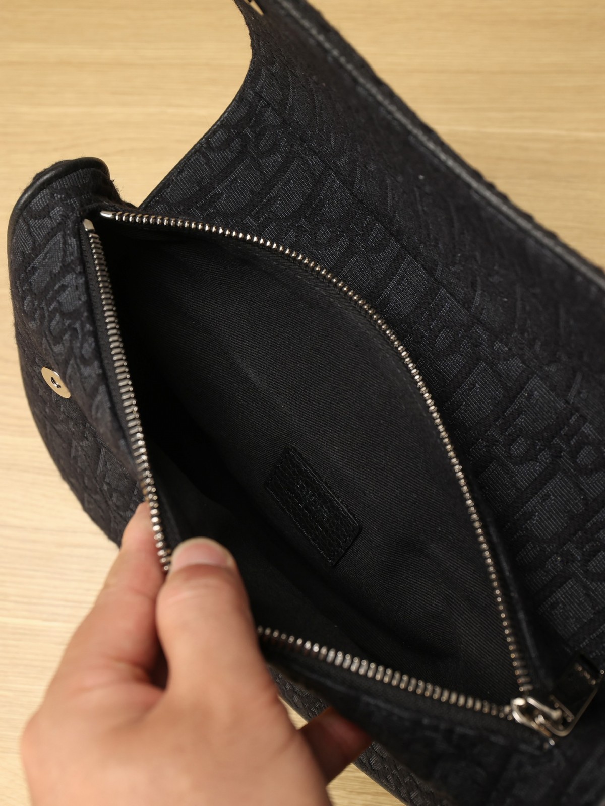 How good quality is a Shebag replica Dior saddle bag of black Monogram for men? (2023 Updated)-Best Quality Fake designer Bag Review, Replica designer bag ru
