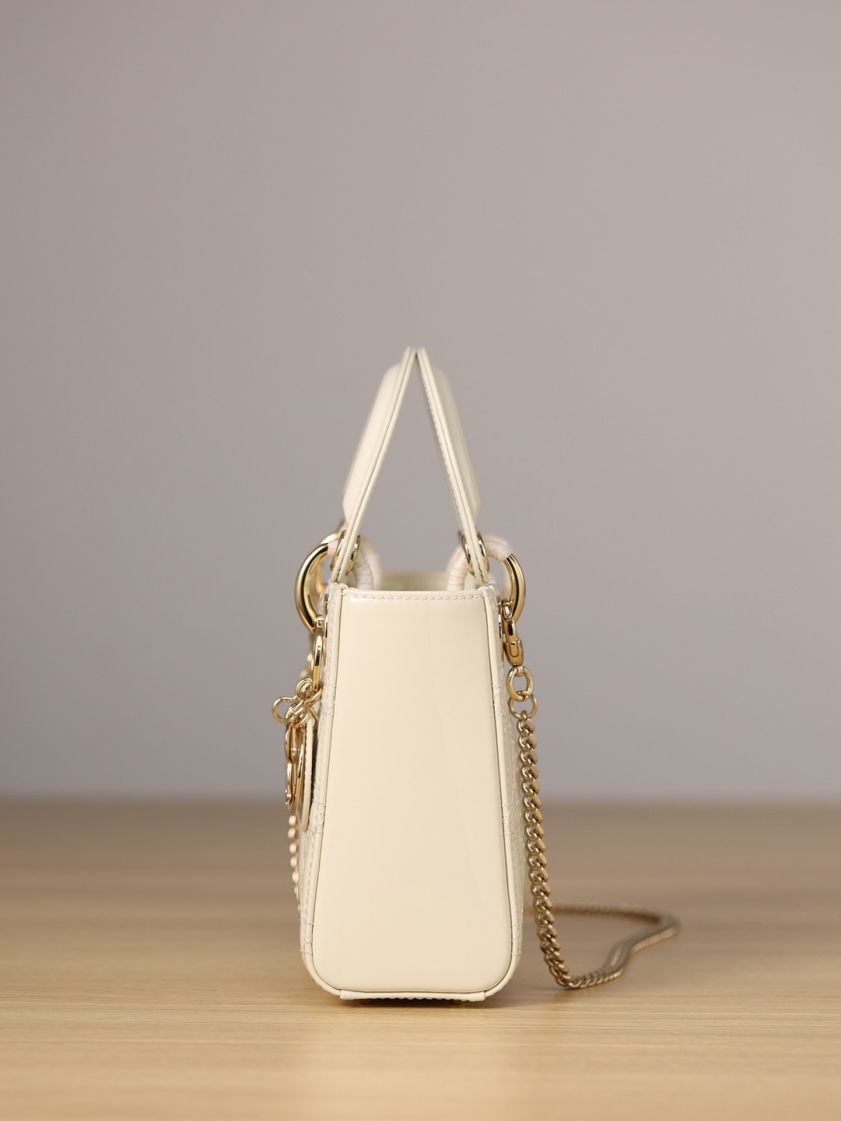 New Shebag replica——Paint leather Mini Lady Dior(2023 Week 50)-Best Quality Fake designer Bag Review, Replica designer bag ru New Shebag replica——Paint leather Mini Lady Dior(2023 Week 50)-Best Quality Fake designer Bag Review, Replica designer bag ru