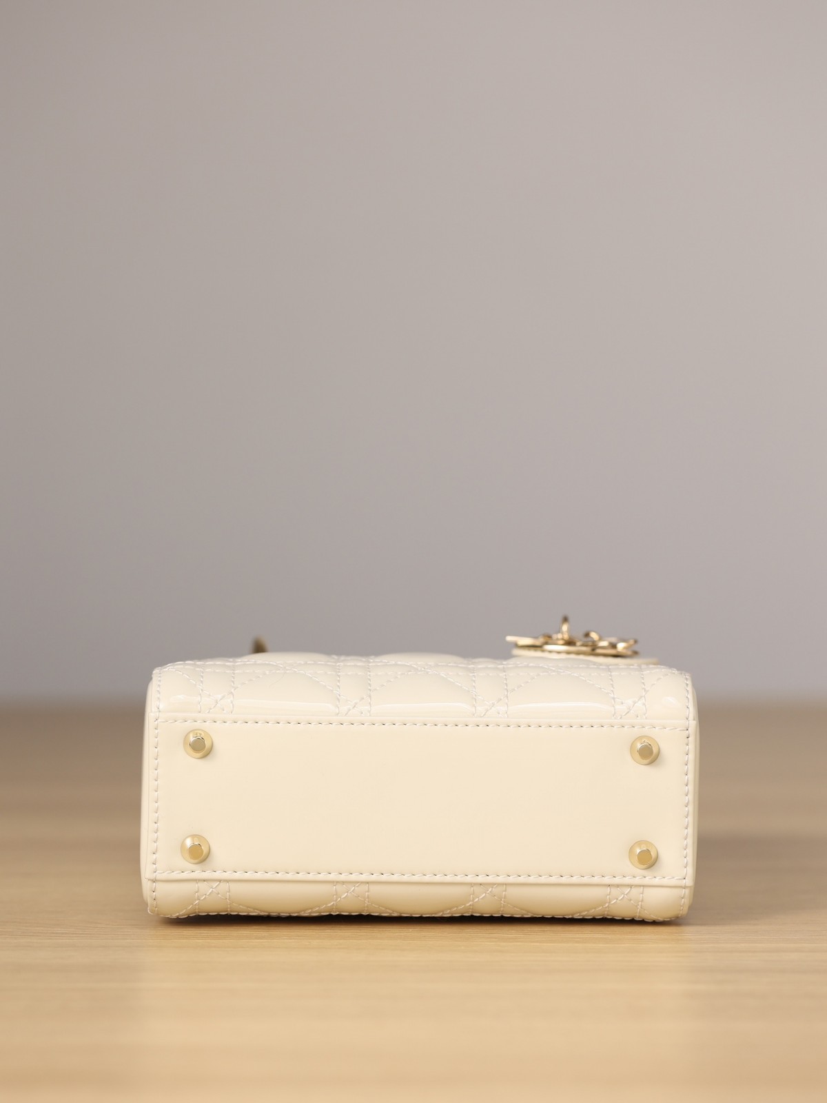 New Shebag replica——Paint leather Mini Lady Dior(2023 Week 50)-Best Quality Fake designer Bag Review, Replica designer bag ru New Shebag replica——Paint leather Mini Lady Dior(2023 Week 50)-Best Quality Fake designer Bag Review, Replica designer bag ru