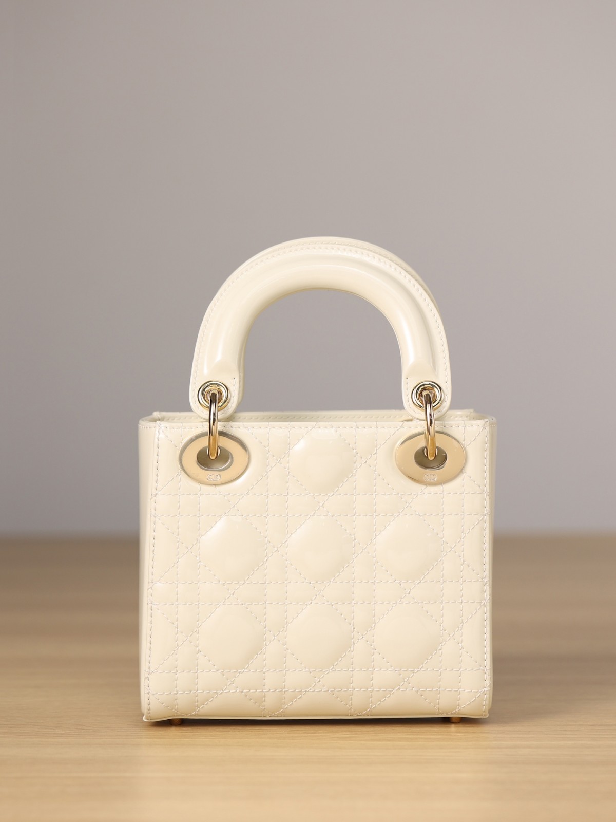 New Shebag replica——Paint leather Mini Lady Dior(2023 Week 50)-Best Quality Fake designer Bag Review, Replica designer bag ru New Shebag replica——Paint leather Mini Lady Dior(2023 Week 50)-Best Quality Fake designer Bag Review, Replica designer bag ru