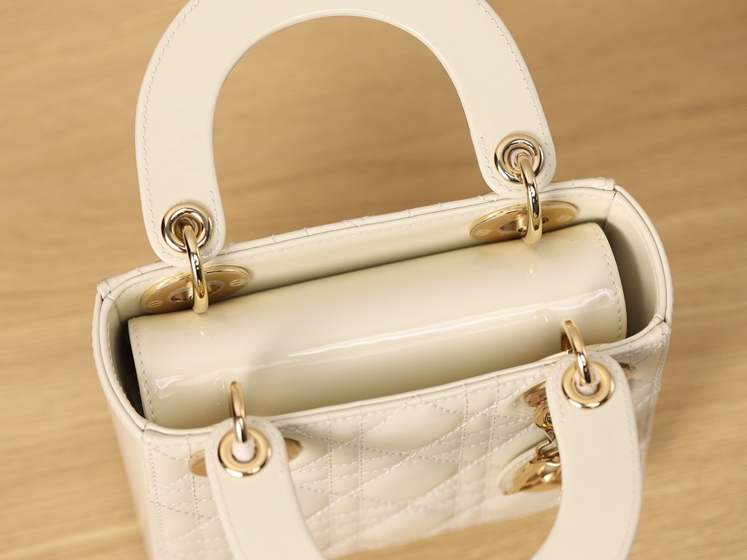 New Shebag replica——Paint leather Mini Lady Dior(2023 Week 50)-Best Quality Fake designer Bag Review, Replica designer bag ru New Shebag replica——Paint leather Mini Lady Dior(2023 Week 50)-Best Quality Fake designer Bag Review, Replica designer bag ru