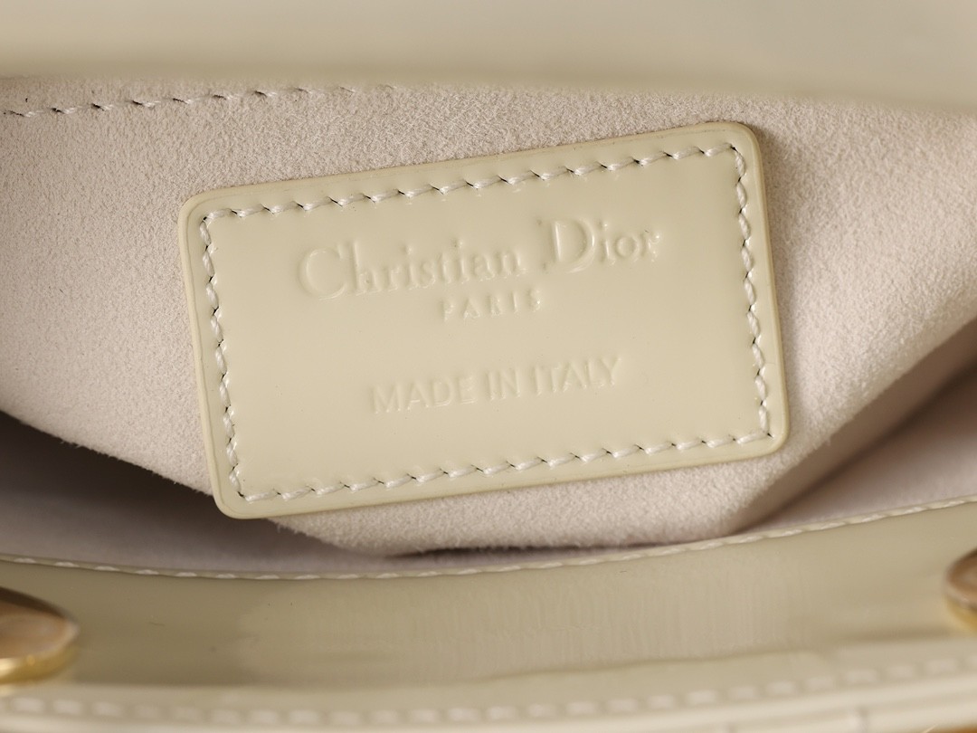 New Shebag replica——Paint leather Mini Lady Dior(2023 Week 50)-Best Quality Fake designer Bag Review, Replica designer bag ru New Shebag replica——Paint leather Mini Lady Dior(2023 Week 50)-Best Quality Fake designer Bag Review, Replica designer bag ru