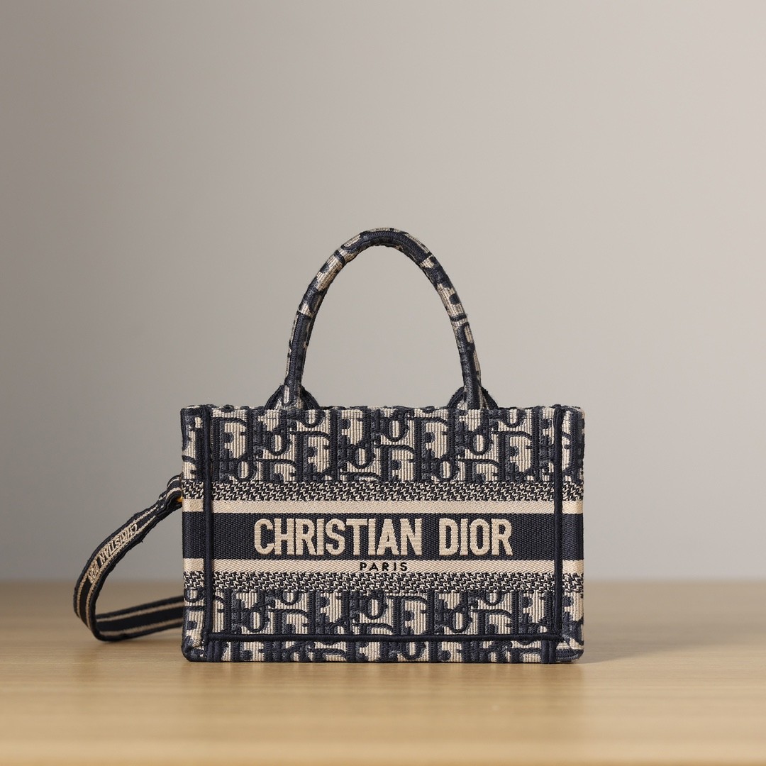 Shebag New Replica Dior Book tote with strap (2023 Week 50)-Best Quality Fake designer Bag Review, Replica designer bag ru Shebag New Replica Dior Book tote with strap (2023 Week 50)-Best Quality Fake designer Bag Review, Replica designer bag ru