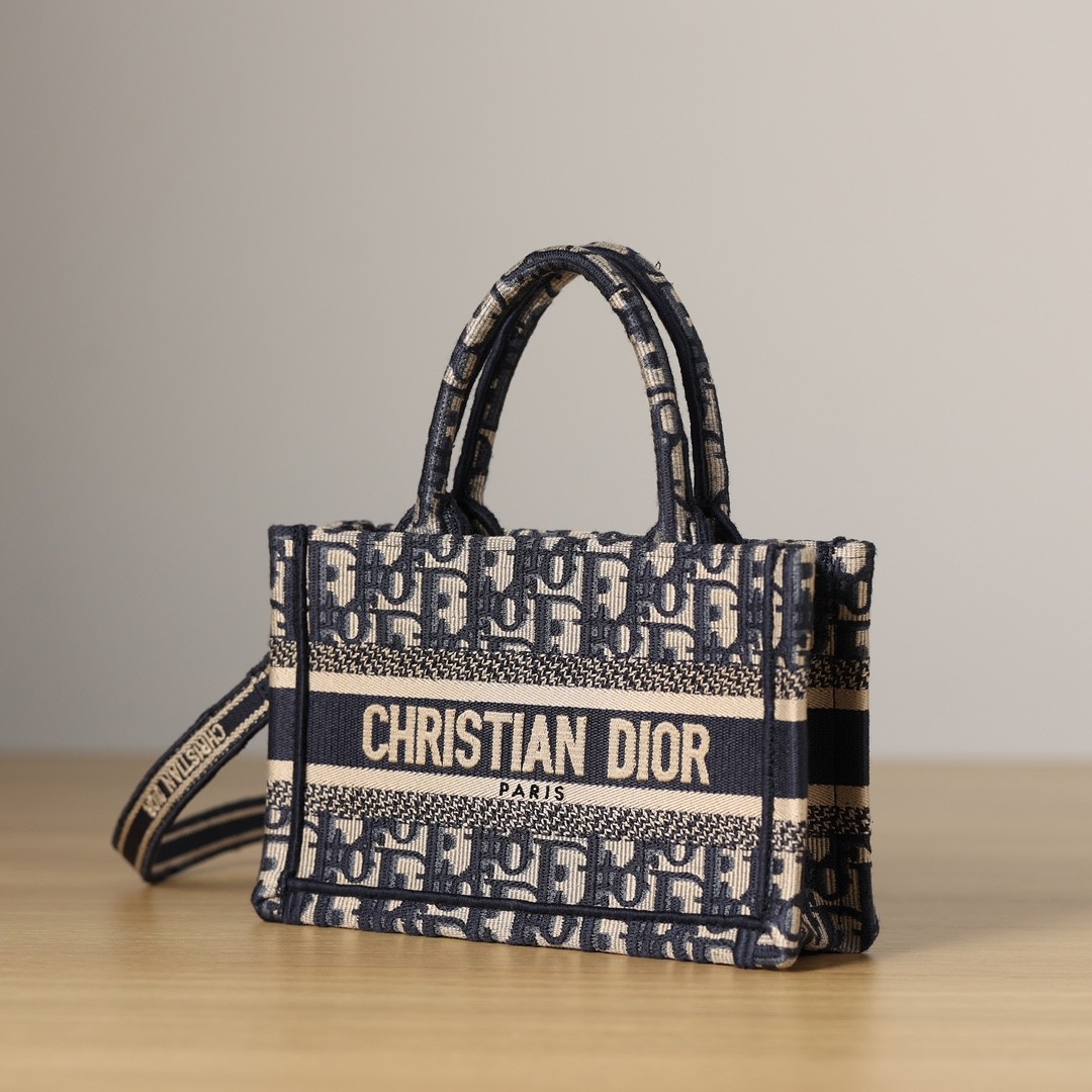 Shebag New Replica Dior Book tote with strap (2023 Week 50)-Best Quality Fake designer Bag Review, Replica designer bag ru Shebag New Replica Dior Book tote with strap (2023 Week 50)-Best Quality Fake designer Bag Review, Replica designer bag ru