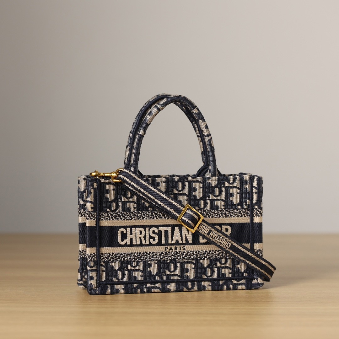 Shebag New Replica Dior Book tote with strap (2023 Week 50)-Best Quality Fake designer Bag Review, Replica designer bag ru Shebag New Replica Dior Book tote with strap (2023 Week 50)-Best Quality Fake designer Bag Review, Replica designer bag ru