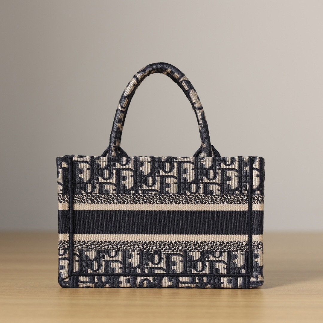 Shebag New Replica Dior Book tote with strap (2023 Week 50)-Best Quality Fake designer Bag Review, Replica designer bag ru Shebag New Replica Dior Book tote with strap (2023 Week 50)-Best Quality Fake designer Bag Review, Replica designer bag ru