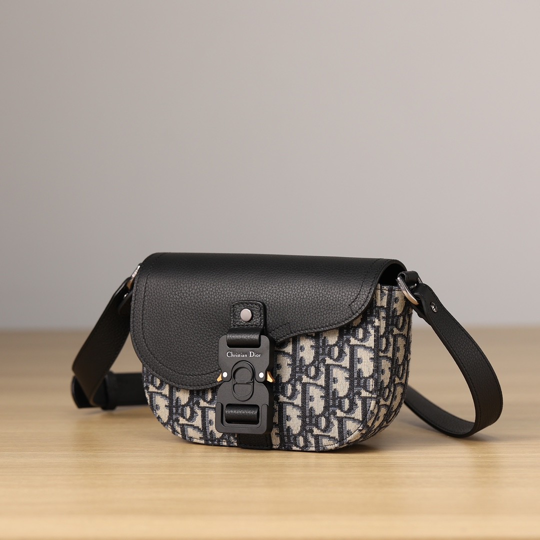 How good quality is Shebag New Dior Saddle bag?(2024 Week 5)-Best Quality Fake designer Bag Review, Replica designer bag ru How good quality is Shebag New Dior Saddle bag?(2024 Week 5)-Best Quality Fake designer Bag Review, Replica designer bag ru