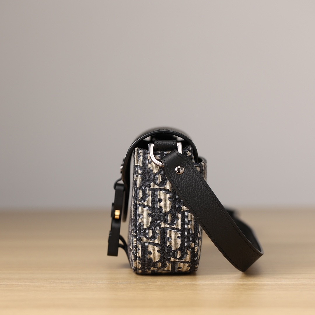How good quality is Shebag New Dior Saddle bag?(2024 Week 5)-Best Quality Fake designer Bag Review, Replica designer bag ru How good quality is Shebag New Dior Saddle bag?(2024 Week 5)-Best Quality Fake designer Bag Review, Replica designer bag ru
