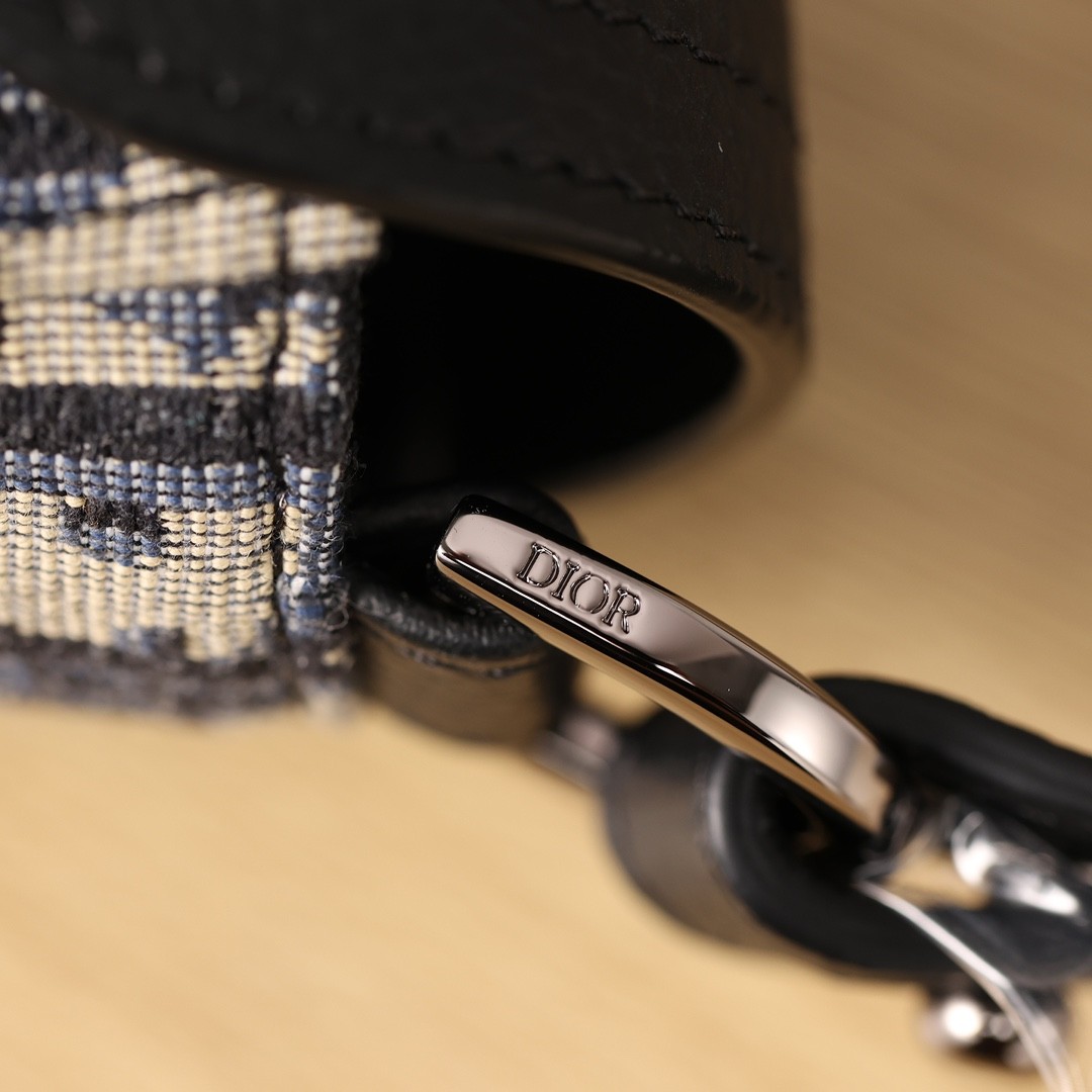How good quality is Shebag New Dior Saddle bag?(2024 Week 5)-Best Quality Fake designer Bag Review, Replica designer bag ru How good quality is Shebag New Dior Saddle bag?(2024 Week 5)-Best Quality Fake designer Bag Review, Replica designer bag ru