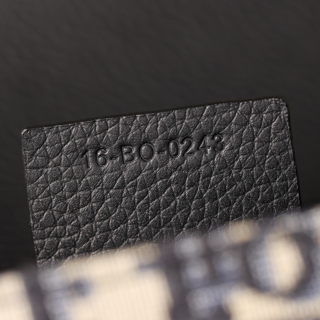 How good quality is Shebag New Dior Saddle bag?(2024 Week 5)-Best Quality Fake designer Bag Review, Replica designer bag ru How good quality is Shebag New Dior Saddle bag?(2024 Week 5)-Best Quality Fake designer Bag Review, Replica designer bag ru