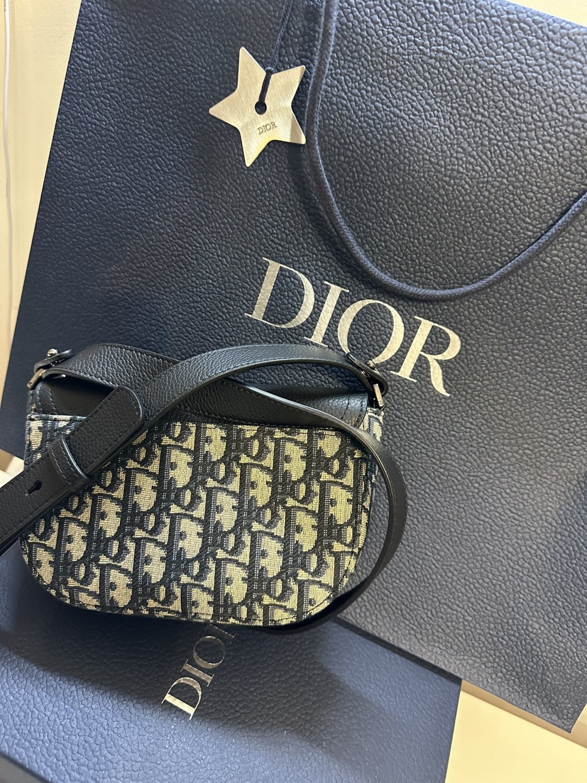 How good quality is Shebag New Dior Saddle bag?(2024 Week 5)-Best Quality Fake designer Bag Review, Replica designer bag ru How good quality is Shebag New Dior Saddle bag?(2024 Week 5)-Best Quality Fake designer Bag Review, Replica designer bag ru