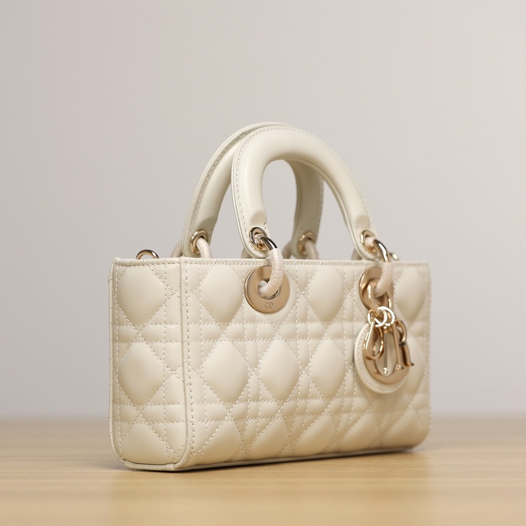 How good quality is Shebag Lady Dior D-Joy bag?(2024 Week 10)-Best Quality Fake designer Bag Review, Replica designer bag ru How good quality is Shebag Lady Dior D-Joy bag?(2024 Week 10)-Best Quality Fake designer Bag Review, Replica designer bag ru