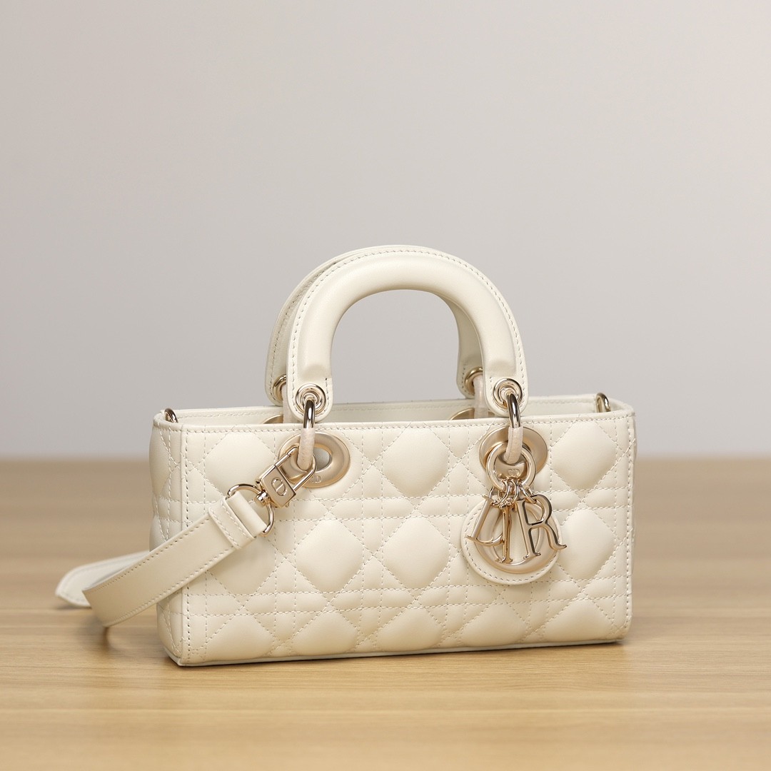 How good quality is Shebag Lady Dior D-Joy bag?(2024 Week 10)-Best Quality Fake designer Bag Review, Replica designer bag ru How good quality is Shebag Lady Dior D-Joy bag?(2024 Week 10)-Best Quality Fake designer Bag Review, Replica designer bag ru