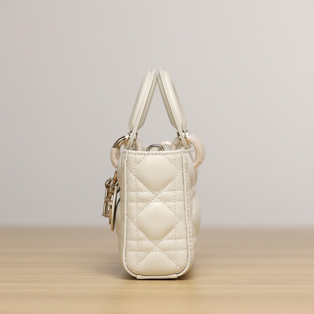 How good quality is Shebag Lady Dior D-Joy bag?(2024 Week 10)-Best Quality Fake designer Bag Review, Replica designer bag ru How good quality is Shebag Lady Dior D-Joy bag?(2024 Week 10)-Best Quality Fake designer Bag Review, Replica designer bag ru