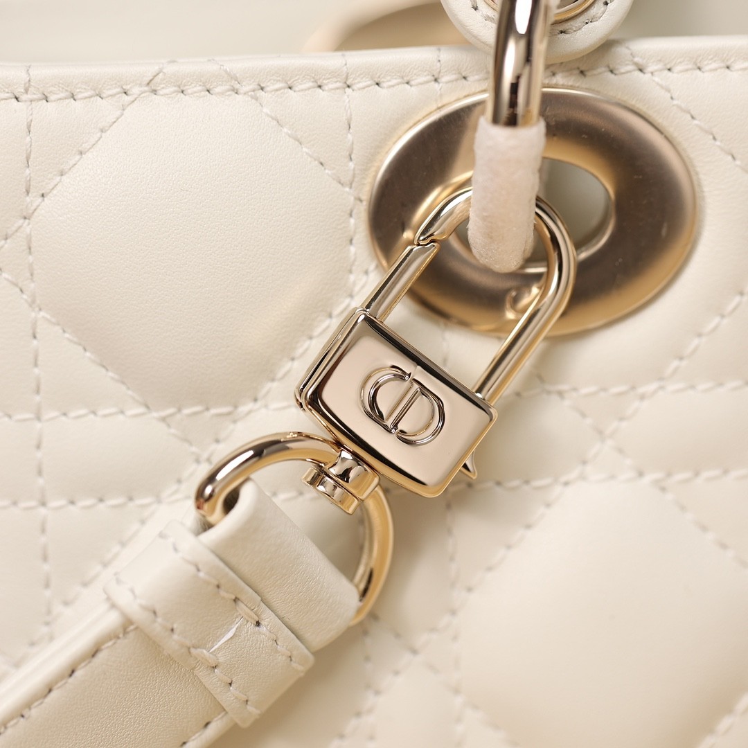 How good quality is Shebag Lady Dior D-Joy bag?(2024 Week 10)-Best Quality Fake designer Bag Review, Replica designer bag ru How good quality is Shebag Lady Dior D-Joy bag?(2024 Week 10)-Best Quality Fake designer Bag Review, Replica designer bag ru