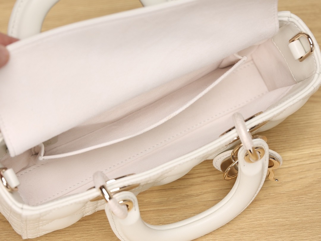 How good quality is Shebag Lady Dior D-Joy bag?(2024 Week 10)-Best Quality Fake designer Bag Review, Replica designer bag ru How good quality is Shebag Lady Dior D-Joy bag?(2024 Week 10)-Best Quality Fake designer Bag Review, Replica designer bag ru