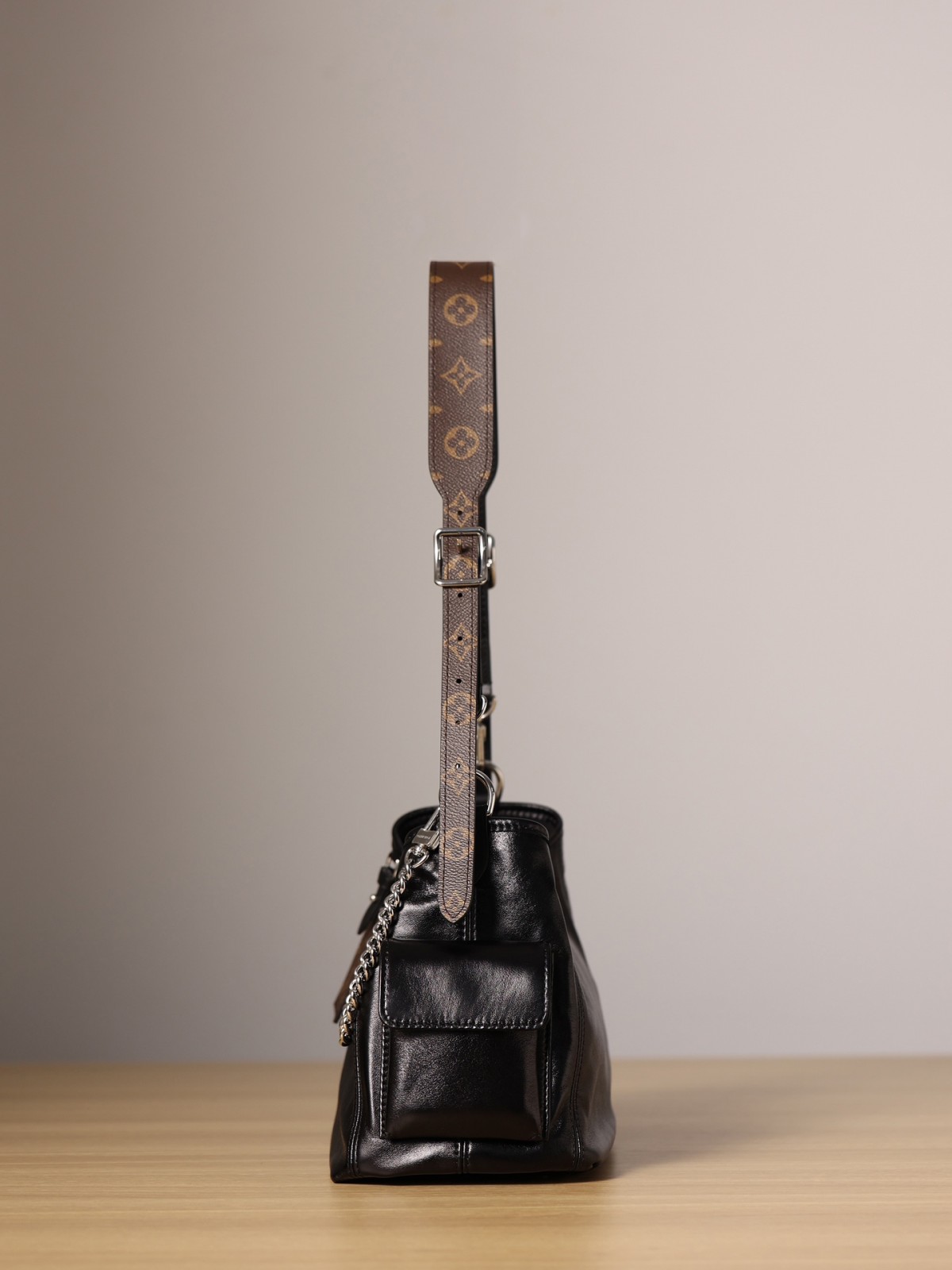 How good quality is a Shebag LV Carryall Cargo Dark with Lambskin？（2024 May Updated）-Best Quality Fake designer Bag Review, Replica designer bag ru