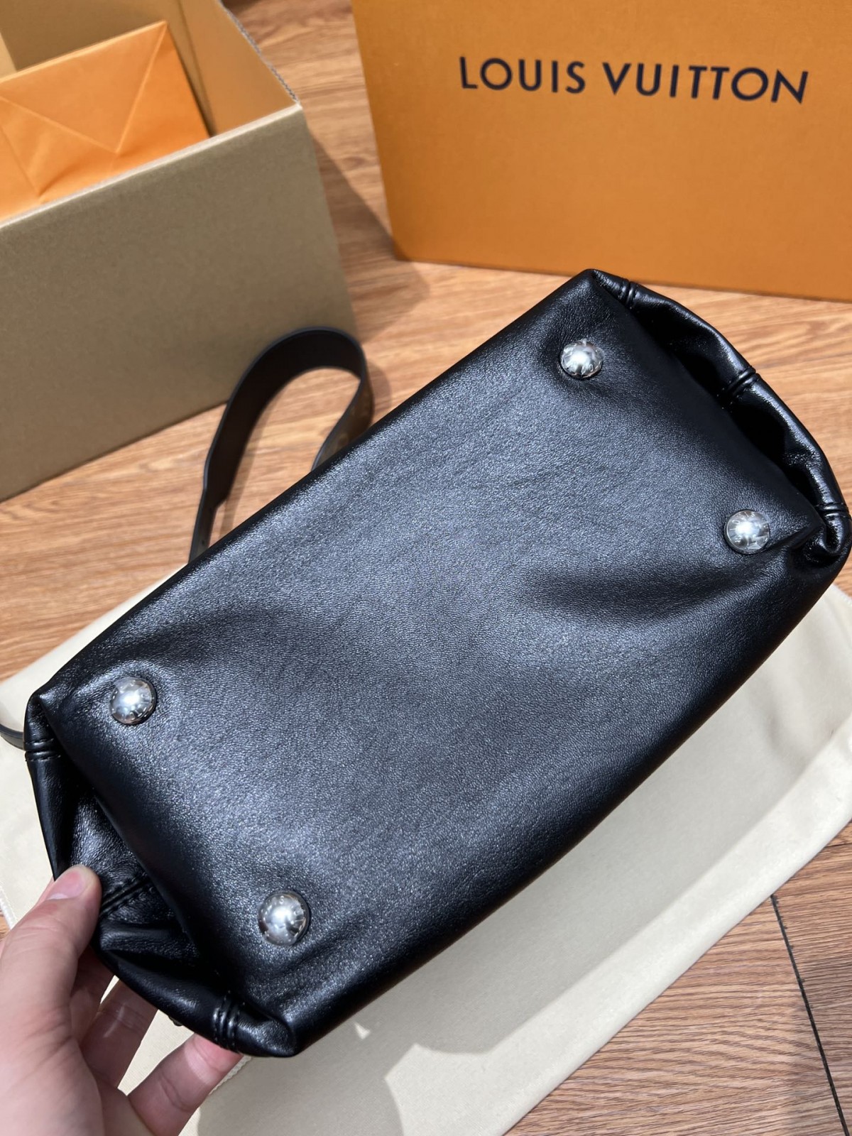How good quality is a Shebag LV Carryall Cargo Dark with Lambskin？（2024 May Updated）-Best Quality Fake designer Bag Review, Replica designer bag ru