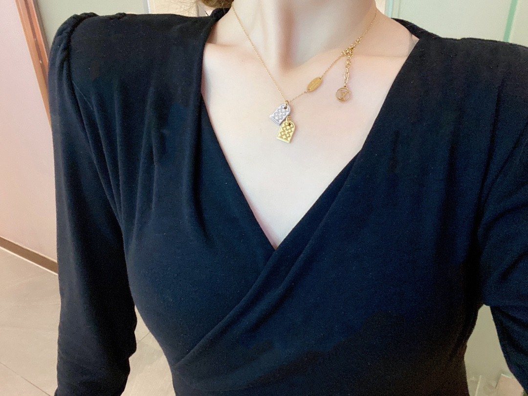 2024 Summer: Shebag M00599 LV PRECIOUS NANOGRAM necklace（2024 July updated）-Best Quality Fake designer Bag Review, Replica designer bag ru
