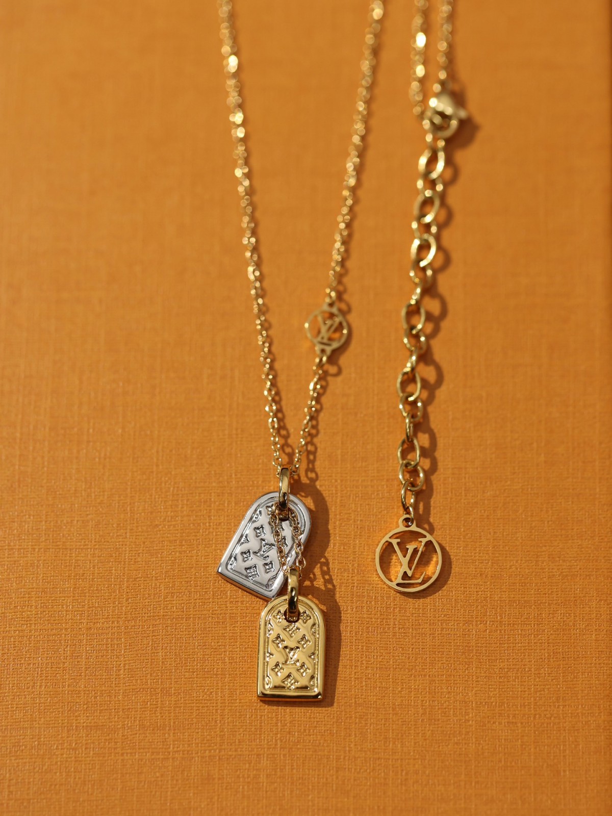 2024 Summer: Shebag M00599 LV PRECIOUS NANOGRAM necklace（2024 July updated）-Best Quality Fake designer Bag Review, Replica designer bag ru