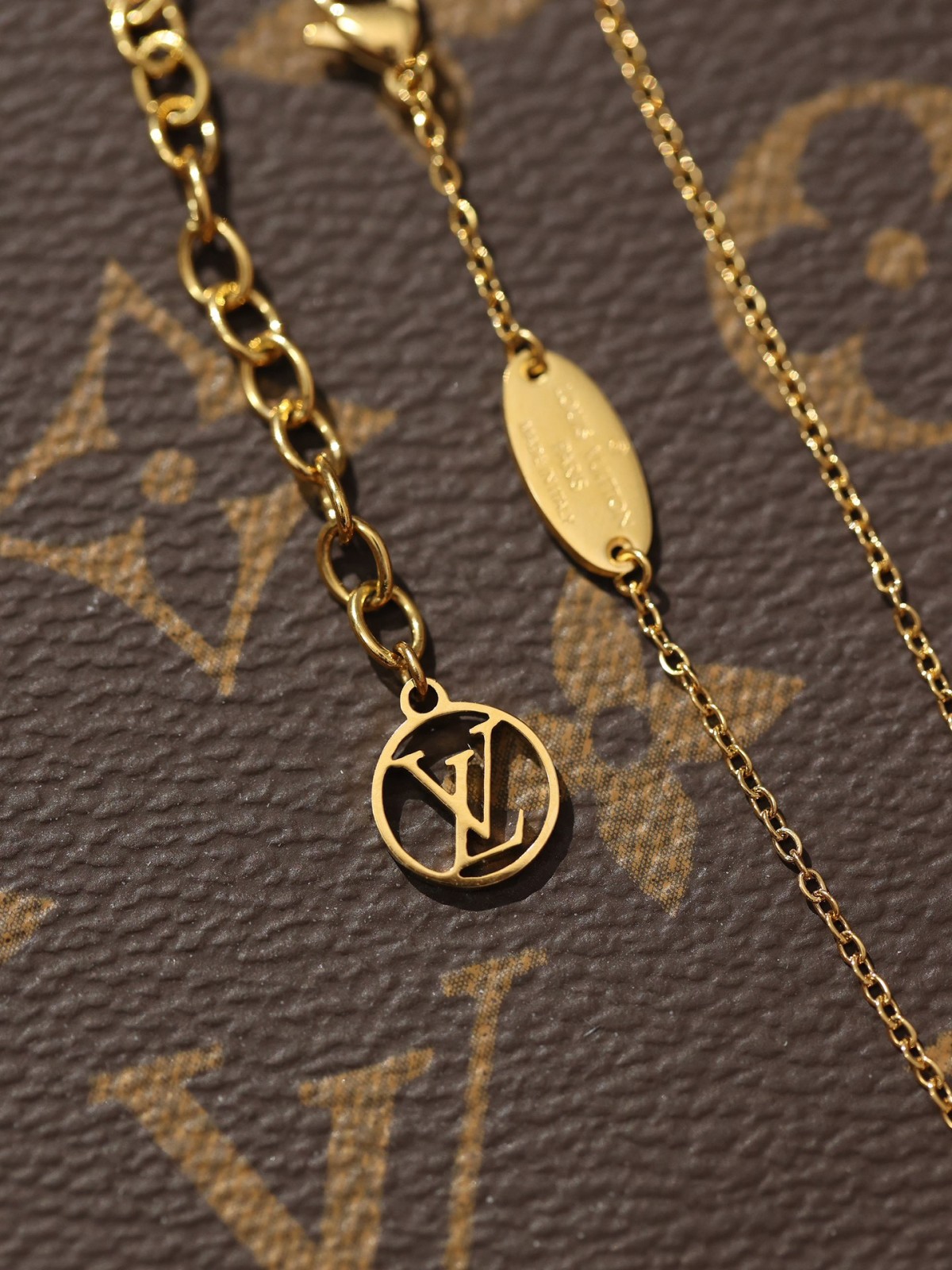 2024 Summer: Shebag M00599 LV PRECIOUS NANOGRAM necklace（2024 July updated）-Best Quality Fake designer Bag Review, Replica designer bag ru
