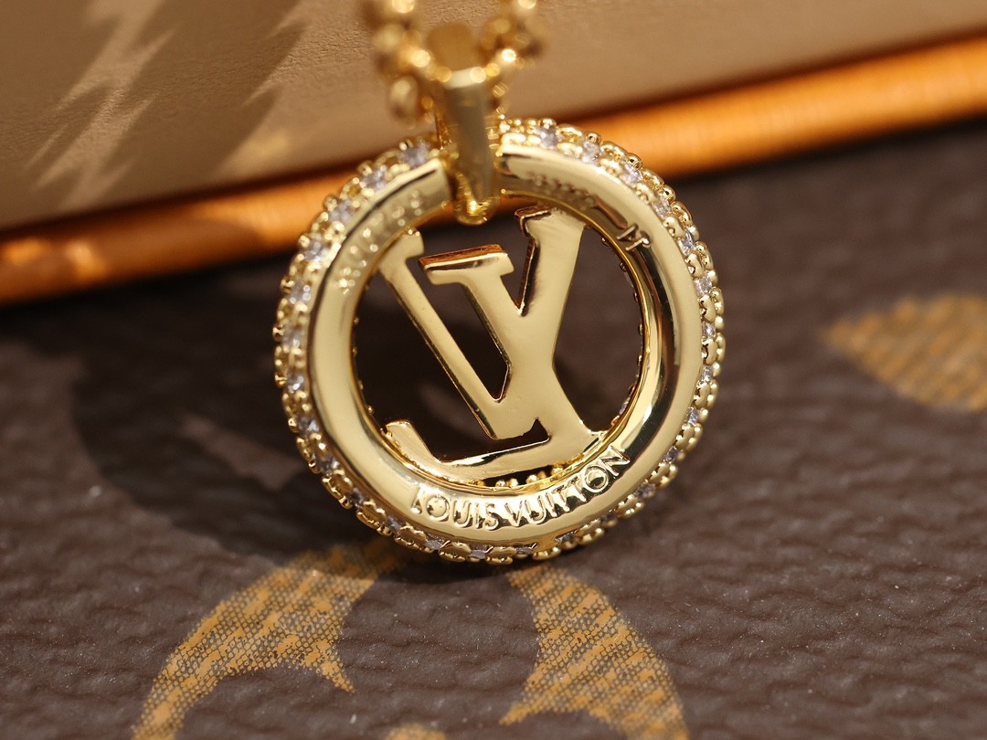 2024 Summer：Shebag M00759 LV LOUISE BY NIGHT necklace （2024 July updated）-Best Quality Fake designer Bag Review, Replica designer bag ru