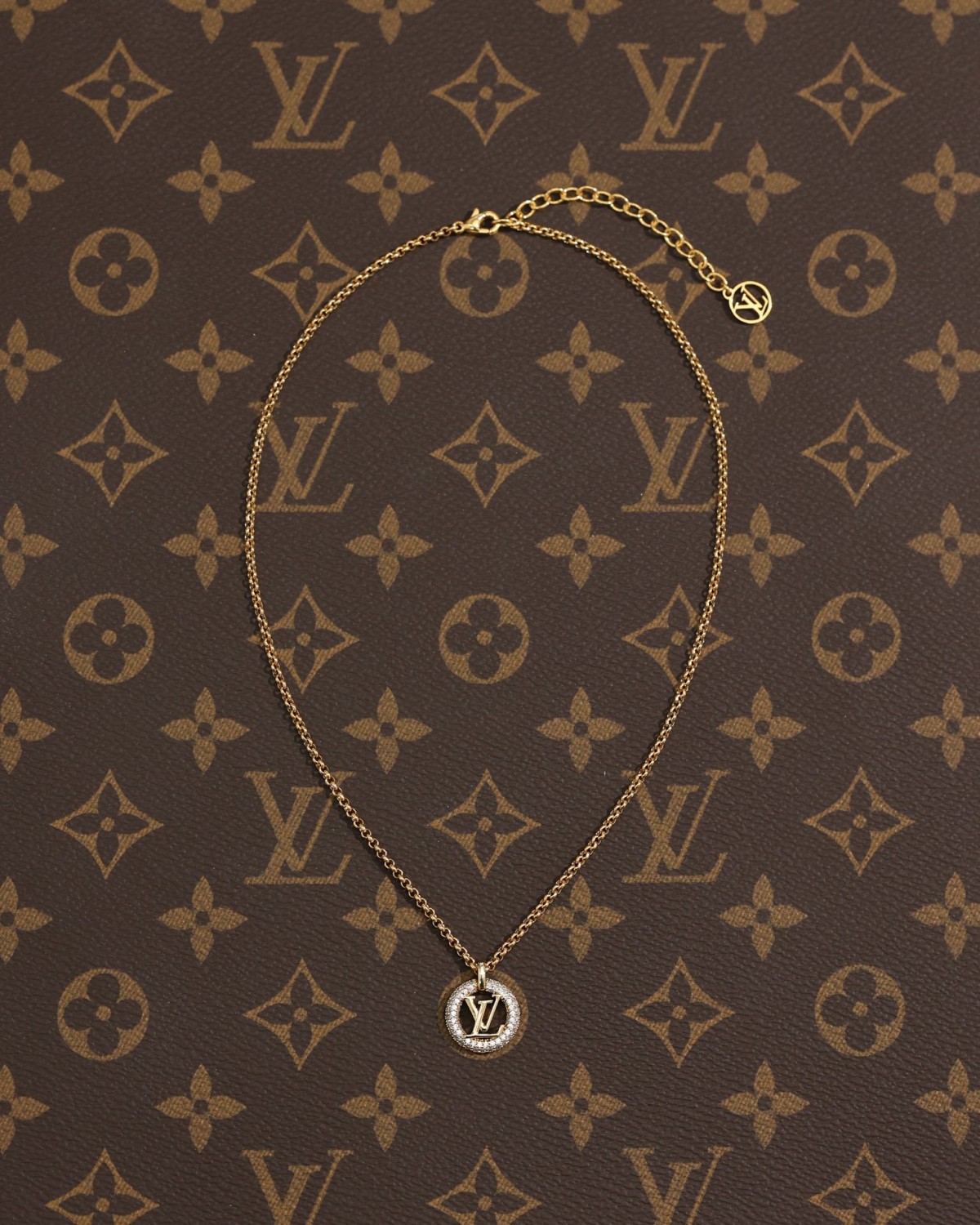 2024 Summer：Shebag M00759 LV LOUISE BY NIGHT necklace （2024 July updated）-Best Quality Fake designer Bag Review, Replica designer bag ru