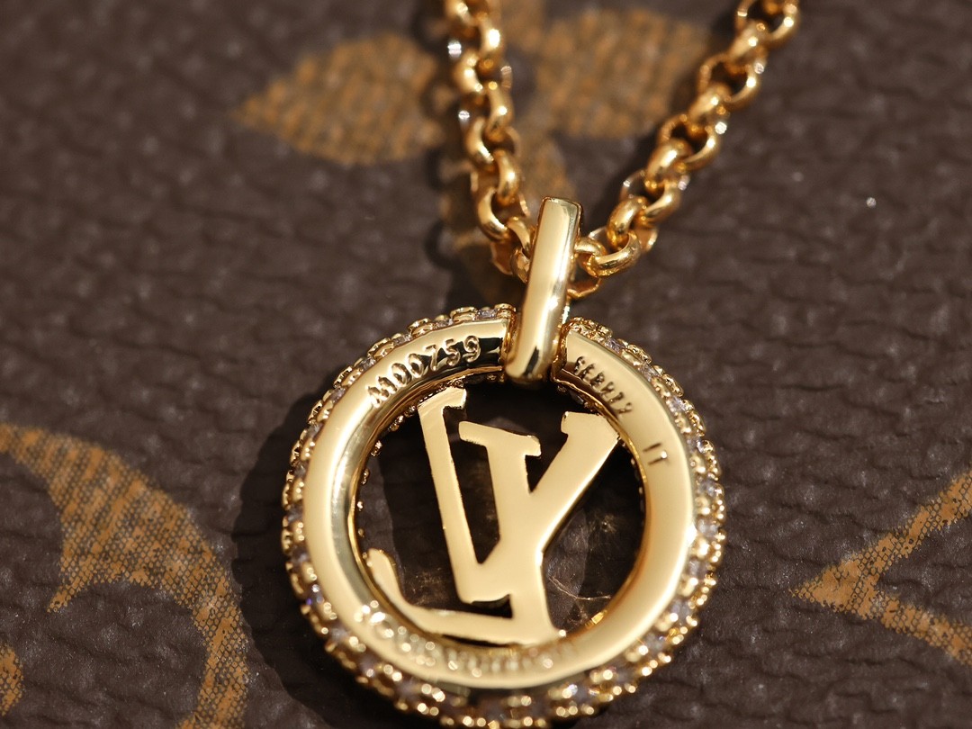 2024 Summer：Shebag M00759 LV LOUISE BY NIGHT necklace （2024 July updated）-Best Quality Fake designer Bag Review, Replica designer bag ru