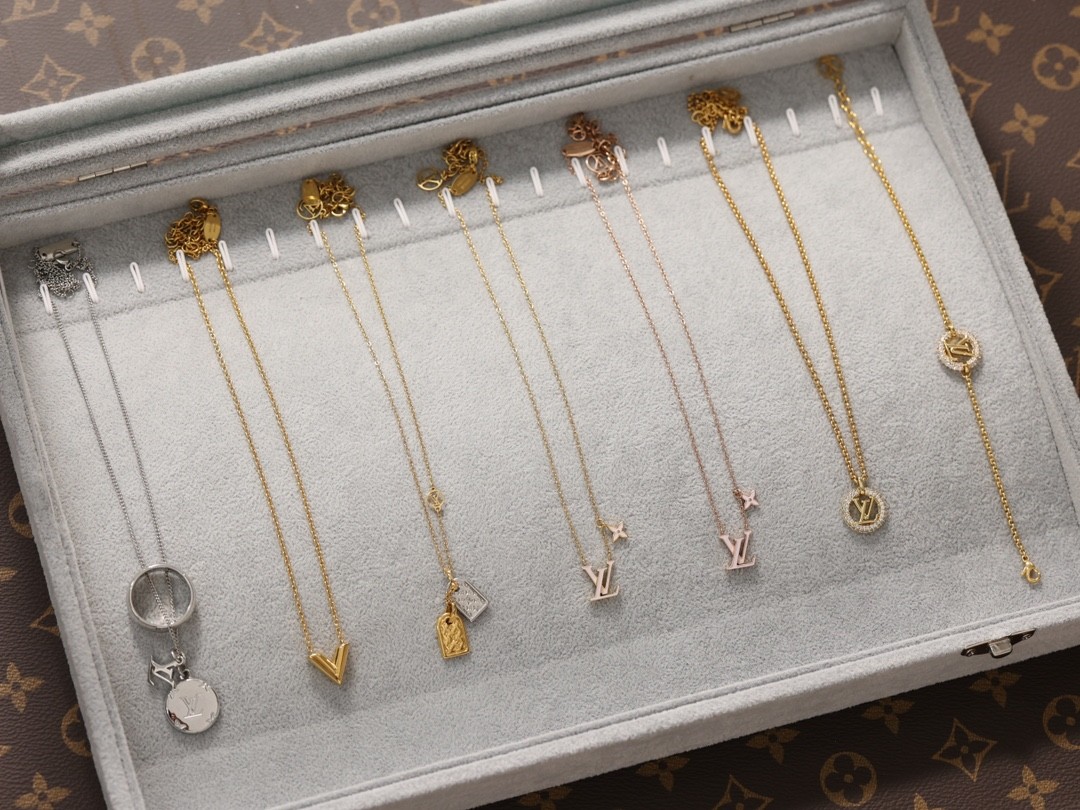 2024 Summer: Shebag M01215 Louis Vuitton Iconic necklace(2024 July updated)-Best Quality Fake designer Bag Review, Replica designer bag ru 2024 Summer: Shebag M01215 Louis Vuitton Iconic necklace(2024 July updated)-Best Quality Fake designer Bag Review, Replica designer bag ru