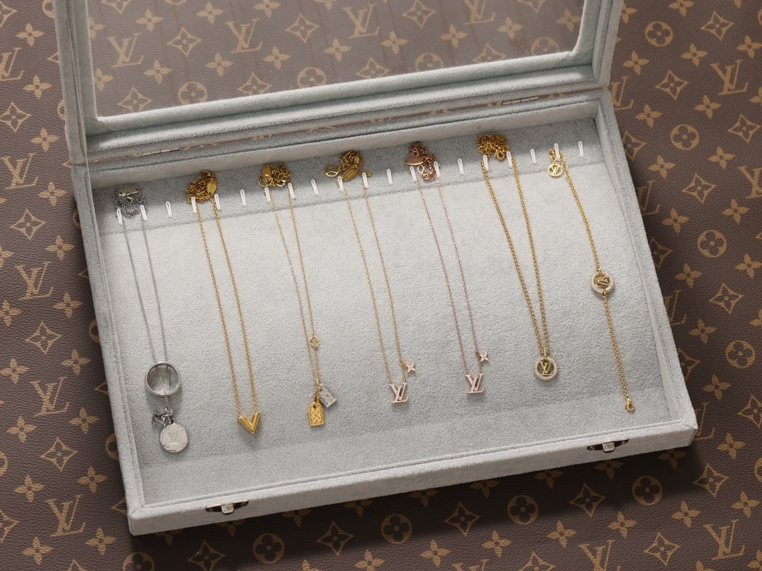 2024 Summer: Shebag M01215 Louis Vuitton Iconic necklace(2024 July updated)-Best Quality Fake designer Bag Review, Replica designer bag ru 2024 Summer: Shebag M01215 Louis Vuitton Iconic necklace(2024 July updated)-Best Quality Fake designer Bag Review, Replica designer bag ru