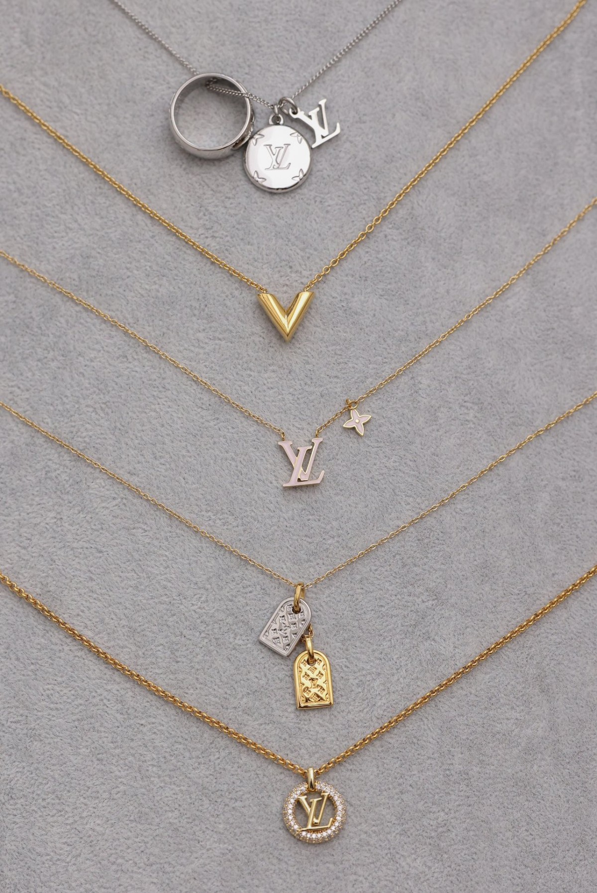 2024 Summer: Shebag M01215 Louis Vuitton Iconic necklace(2024 July updated)-Best Quality Fake designer Bag Review, Replica designer bag ru 2024 Summer: Shebag M01215 Louis Vuitton Iconic necklace(2024 July updated)-Best Quality Fake designer Bag Review, Replica designer bag ru