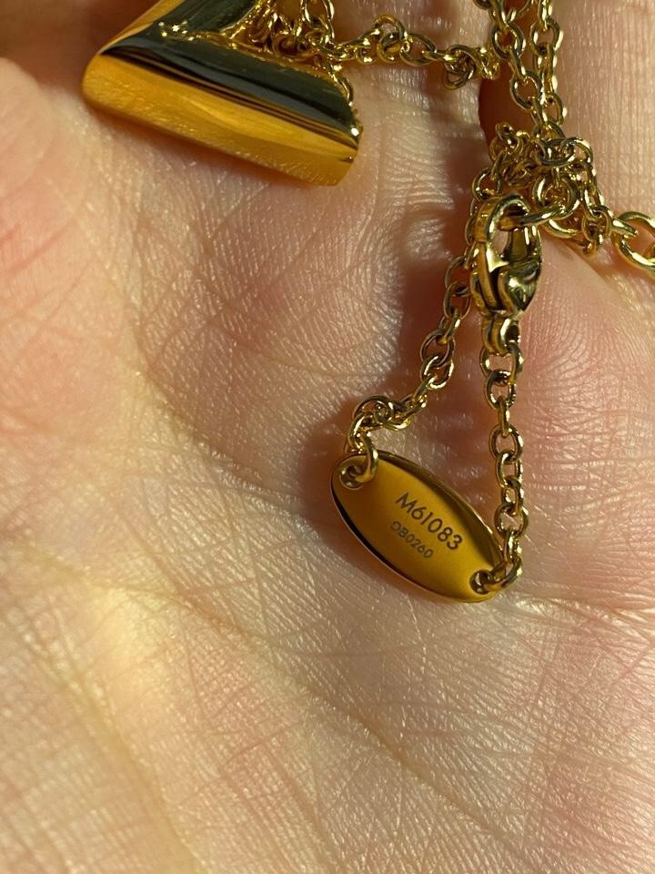 2024 Summer：Shebag Louis Vuitton M61083 ESSENTIAL V necklace gold （2024 July updated）-Best Quality Fake designer Bag Review, Replica designer bag ru