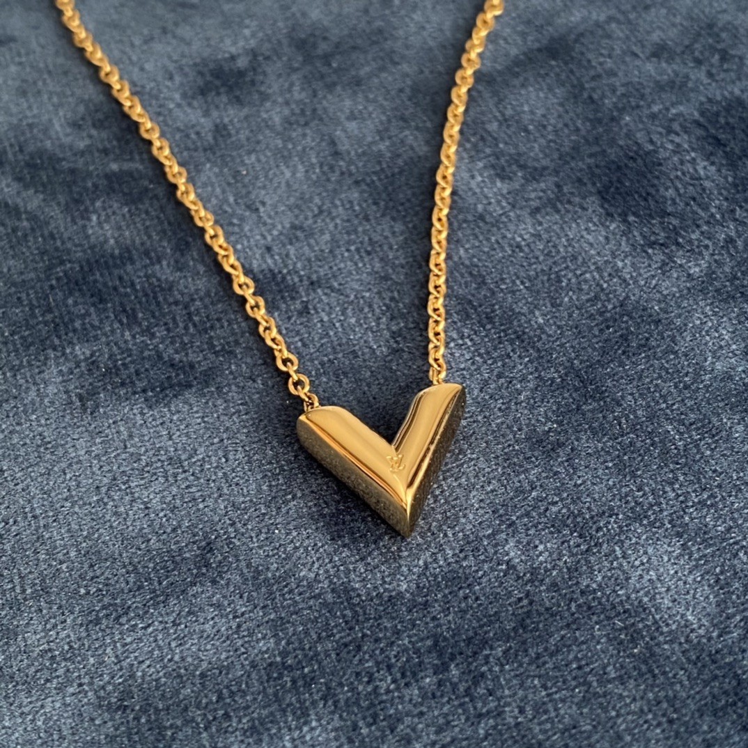 2024 Summer：Shebag Louis Vuitton M61083 ESSENTIAL V necklace gold （2024 July updated）-Best Quality Fake designer Bag Review, Replica designer bag ru