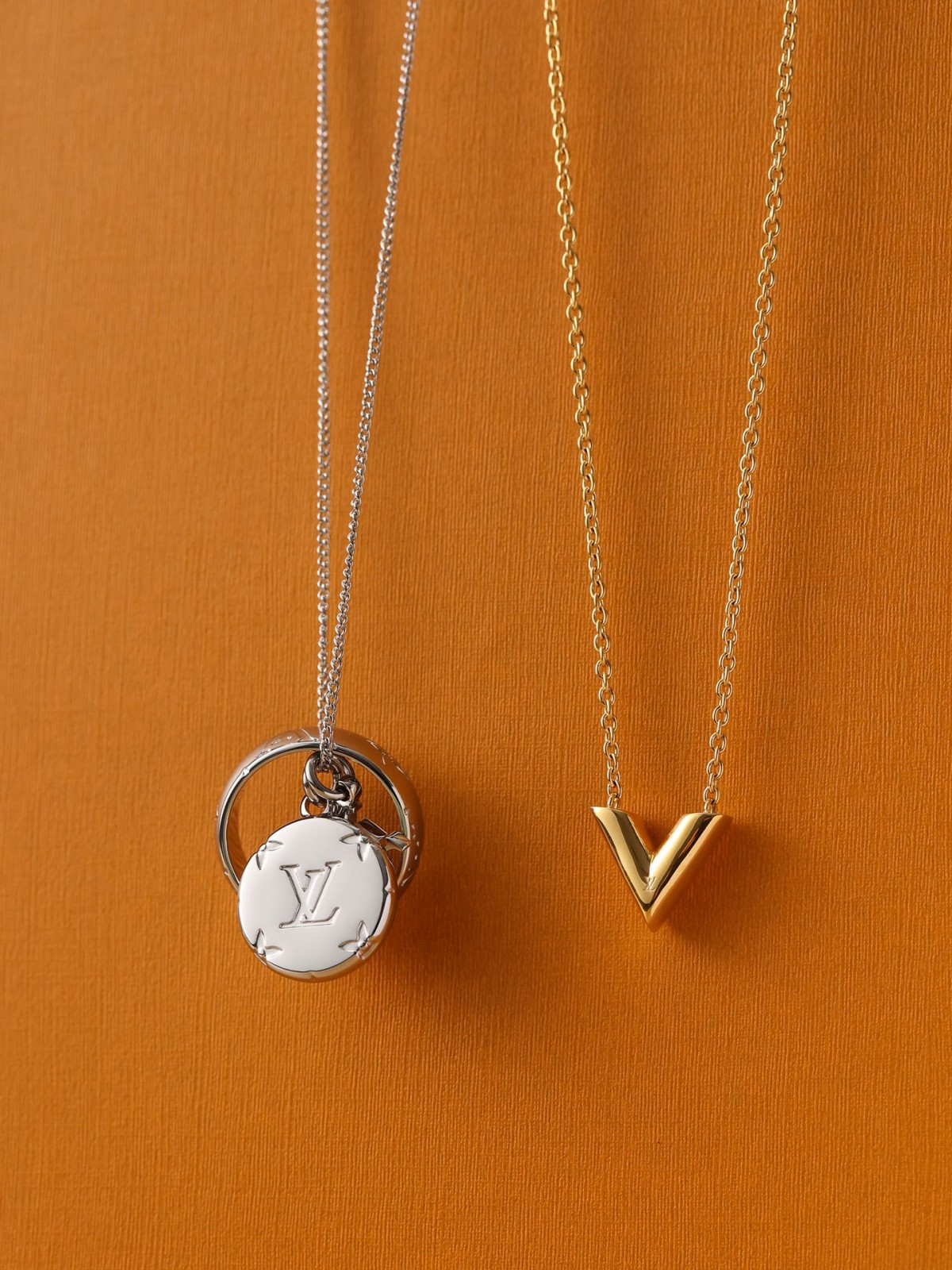2024 Summer:Shebag Louis Vuitton M62485 MONOGRAM necklace silver(2024 July Updated)-Best Quality Fake designer Bag Review, Replica designer bag ru 2024 Summer:Shebag Louis Vuitton M62485 MONOGRAM necklace silver(2024 July Updated)-Best Quality Fake designer Bag Review, Replica designer bag ru