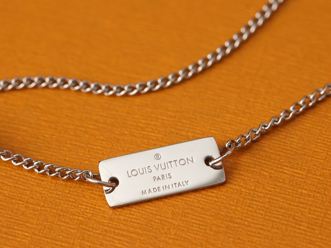 2024 Summer:Shebag Louis Vuitton M62485 MONOGRAM necklace silver(2024 July Updated)-Best Quality Fake designer Bag Review, Replica designer bag ru 2024 Summer:Shebag Louis Vuitton M62485 MONOGRAM necklace silver(2024 July Updated)-Best Quality Fake designer Bag Review, Replica designer bag ru