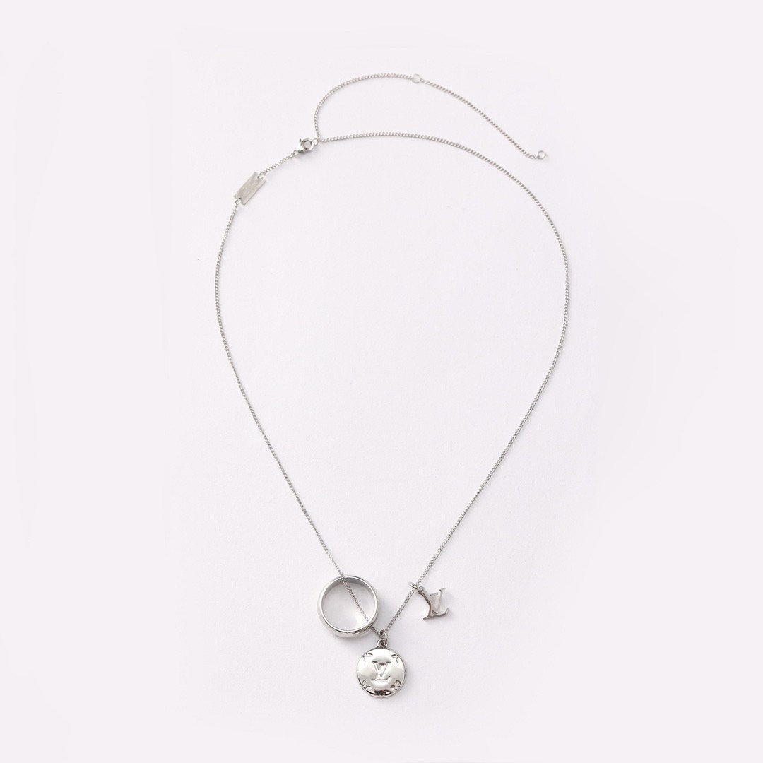 2024 Summer:Shebag Louis Vuitton M62485 MONOGRAM necklace silver(2024 July Updated)-Best Quality Fake designer Bag Review, Replica designer bag ru 2024 Summer:Shebag Louis Vuitton M62485 MONOGRAM necklace silver(2024 July Updated)-Best Quality Fake designer Bag Review, Replica designer bag ru