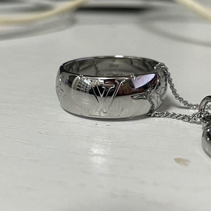 2024 Summer:Shebag Louis Vuitton M62485 MONOGRAM necklace silver(2024 July Updated)-Best Quality Fake designer Bag Review, Replica designer bag ru 2024 Summer:Shebag Louis Vuitton M62485 MONOGRAM necklace silver(2024 July Updated)-Best Quality Fake designer Bag Review, Replica designer bag ru