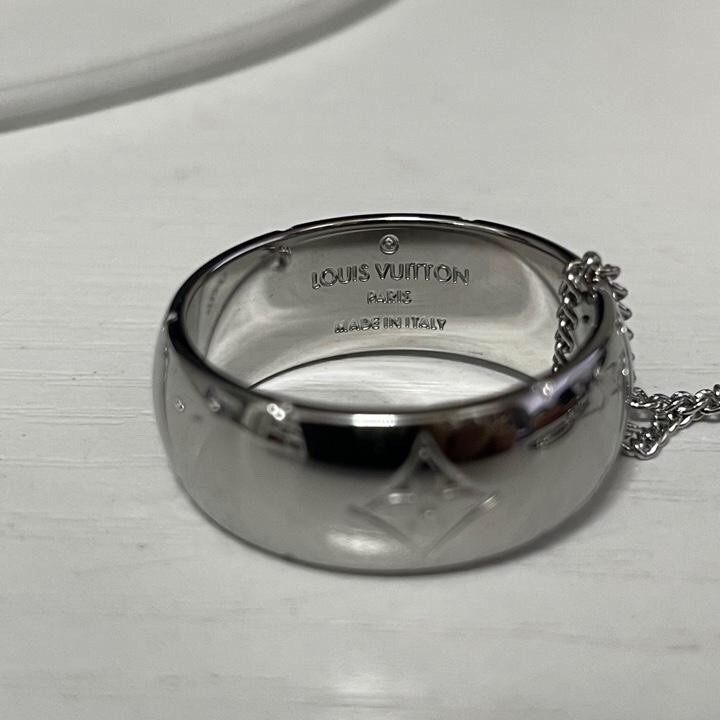 2024 Summer:Shebag Louis Vuitton M62485 MONOGRAM necklace silver(2024 July Updated)-Best Quality Fake designer Bag Review, Replica designer bag ru 2024 Summer:Shebag Louis Vuitton M62485 MONOGRAM necklace silver(2024 July Updated)-Best Quality Fake designer Bag Review, Replica designer bag ru