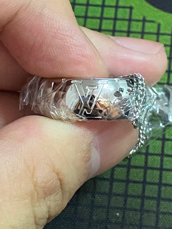 2024 Summer:Shebag Louis Vuitton M62485 MONOGRAM necklace silver(2024 July Updated)-Best Quality Fake designer Bag Review, Replica designer bag ru 2024 Summer:Shebag Louis Vuitton M62485 MONOGRAM necklace silver(2024 July Updated)-Best Quality Fake designer Bag Review, Replica designer bag ru