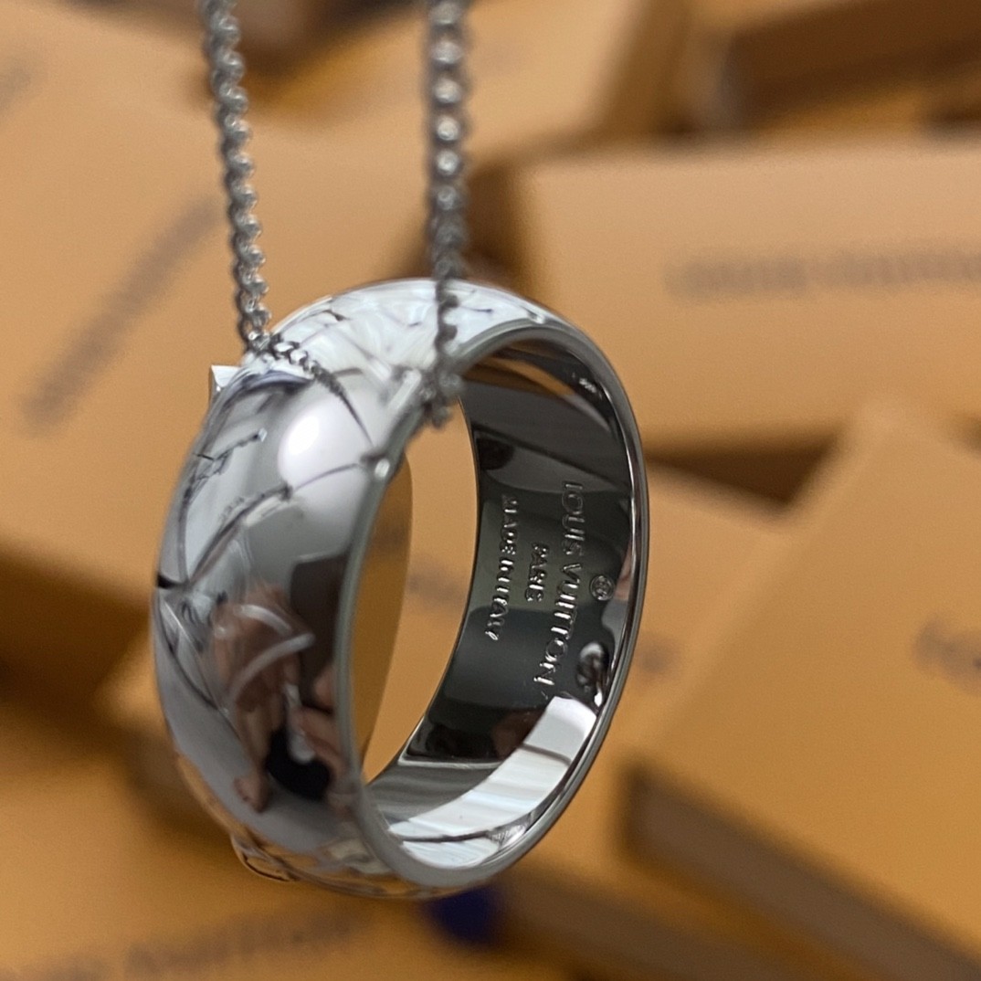 2024 Summer:Shebag Louis Vuitton M62485 MONOGRAM necklace silver(2024 July Updated)-Best Quality Fake designer Bag Review, Replica designer bag ru 2024 Summer:Shebag Louis Vuitton M62485 MONOGRAM necklace silver(2024 July Updated)-Best Quality Fake designer Bag Review, Replica designer bag ru