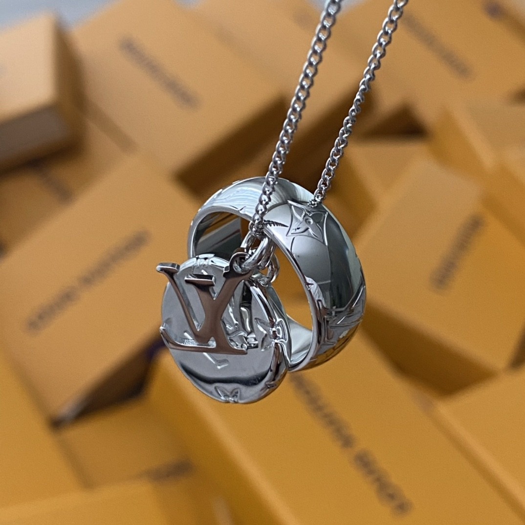 2024 Summer:Shebag Louis Vuitton M62485 MONOGRAM necklace silver(2024 July Updated)-Best Quality Fake designer Bag Review, Replica designer bag ru 2024 Summer:Shebag Louis Vuitton M62485 MONOGRAM necklace silver(2024 July Updated)-Best Quality Fake designer Bag Review, Replica designer bag ru