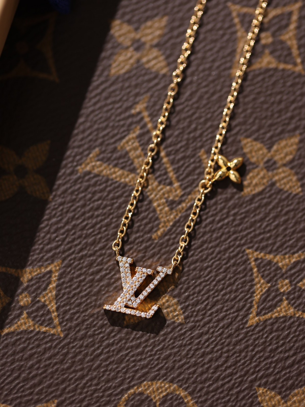 2024 Summer:Shebag M00596 LV Iconic necklace (2024 July updated)-Best Quality Fake designer Bag Review, Replica designer bag ru 2024 Summer:Shebag M00596 LV Iconic necklace (2024 July updated)-Best Quality Fake designer Bag Review, Replica designer bag ru
