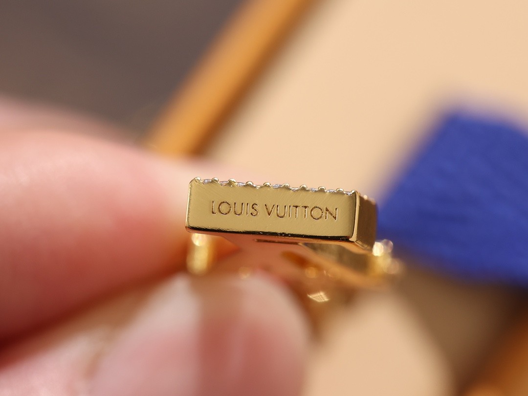2024 Summer:Shebag M00596 LV Iconic necklace (2024 July updated)-Best Quality Fake designer Bag Review, Replica designer bag ru 2024 Summer:Shebag M00596 LV Iconic necklace (2024 July updated)-Best Quality Fake designer Bag Review, Replica designer bag ru