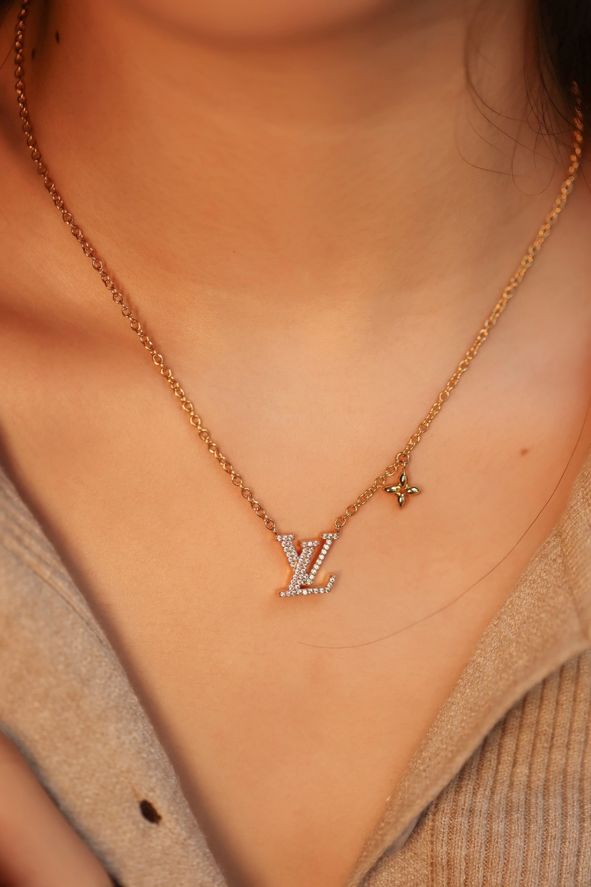2024 Summer:Shebag M00596 LV Iconic necklace (2024 July updated)-Best Quality Fake designer Bag Review, Replica designer bag ru 2024 Summer:Shebag M00596 LV Iconic necklace (2024 July updated)-Best Quality Fake designer Bag Review, Replica designer bag ru