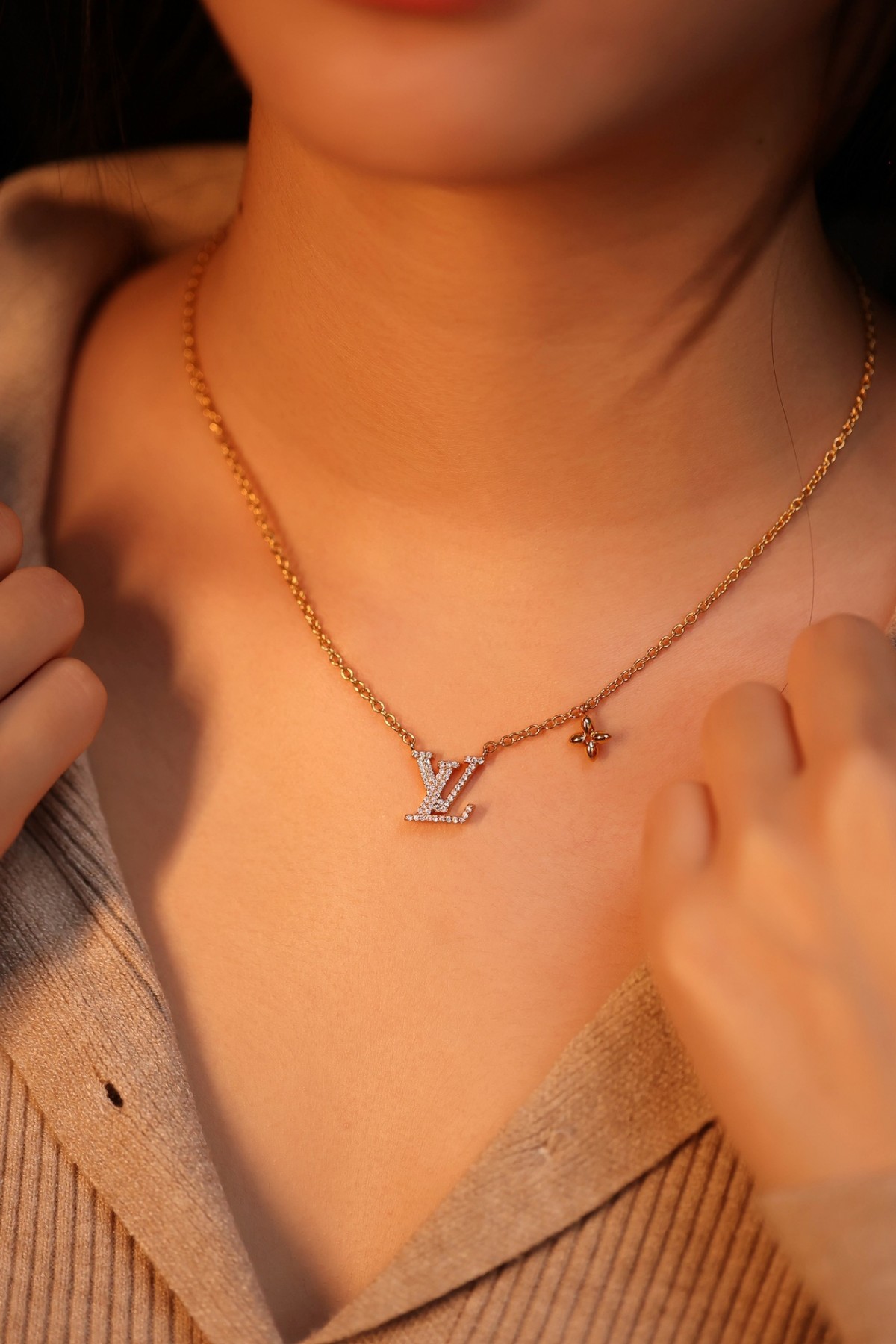 2024 Summer:Shebag M00596 LV Iconic necklace (2024 July updated)-Best Quality Fake designer Bag Review, Replica designer bag ru 2024 Summer:Shebag M00596 LV Iconic necklace (2024 July updated)-Best Quality Fake designer Bag Review, Replica designer bag ru