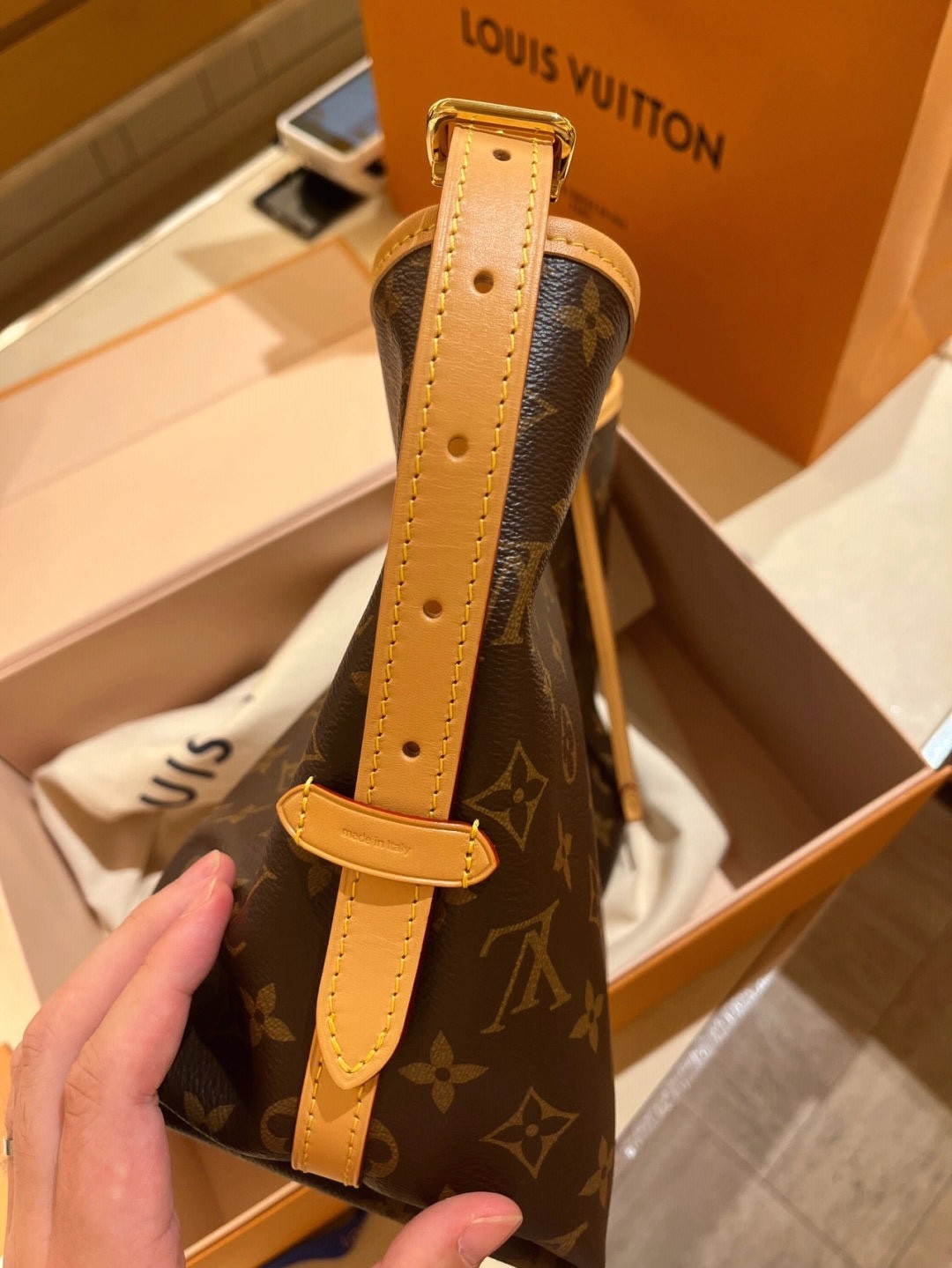 Shebag Louis Vuitton Carry all small M46203 collection(2024 Aug updated)-Best Quality Fake designer Bag Review, Replica designer bag ru Shebag Louis Vuitton Carry all small M46203 collection(2024 Aug updated)-Best Quality Fake designer Bag Review, Replica designer bag ru