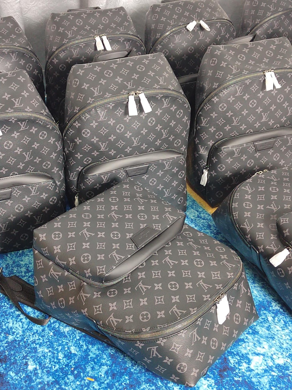 Shebag Louis Vuitton Discovery backpack M43186 full review (2024 Aug Updated)-Best Quality Fake designer Bag Review, Replica designer bag ru